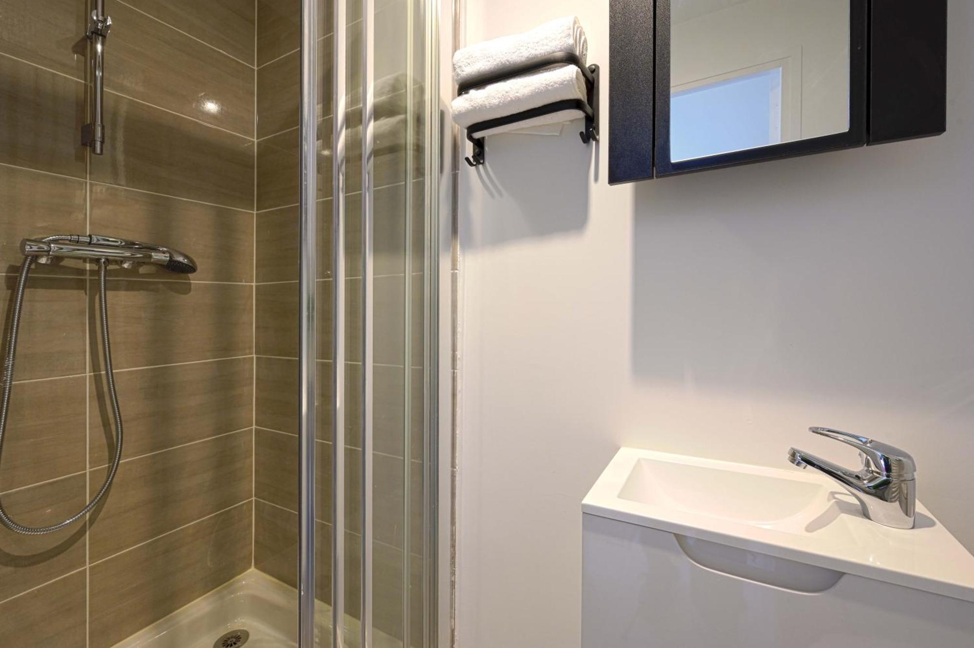 Modern Bright Apartment In Appart'Hotel Saint-Maur-des-Fosses Exterior photo
